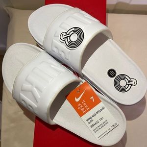 Nike offcourt slide size 7